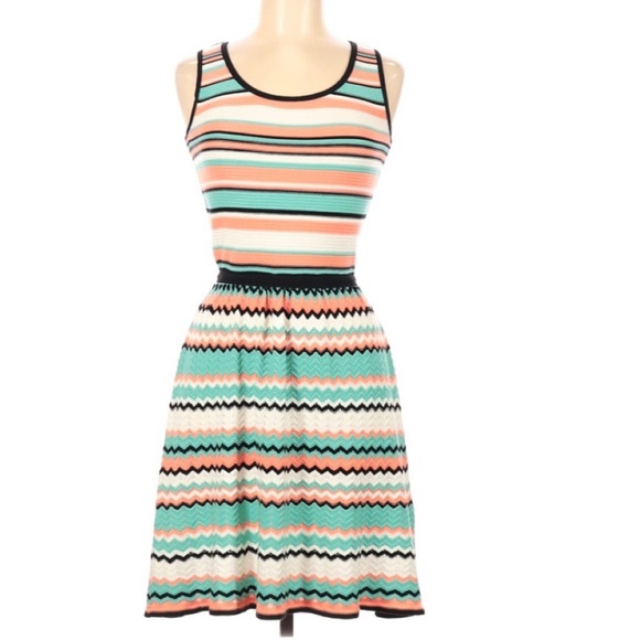 Jessica‎ Simpson Desert Flower Stripe Dress NWT Medium - Picture 1 of 10